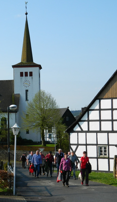Maiwanderung nach Meinkenbracht 01.05.12
