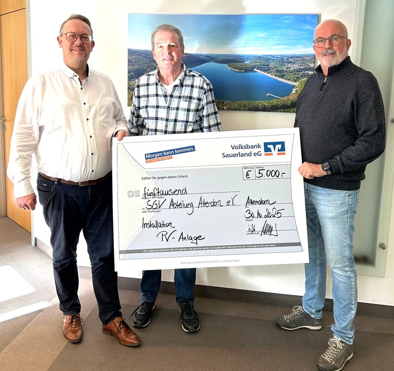 v.l. Ralf Warias (VB Sauerland), Thomas Kallenberg u. Michael Heller (VO-Team SGV-Attendorn).jpg