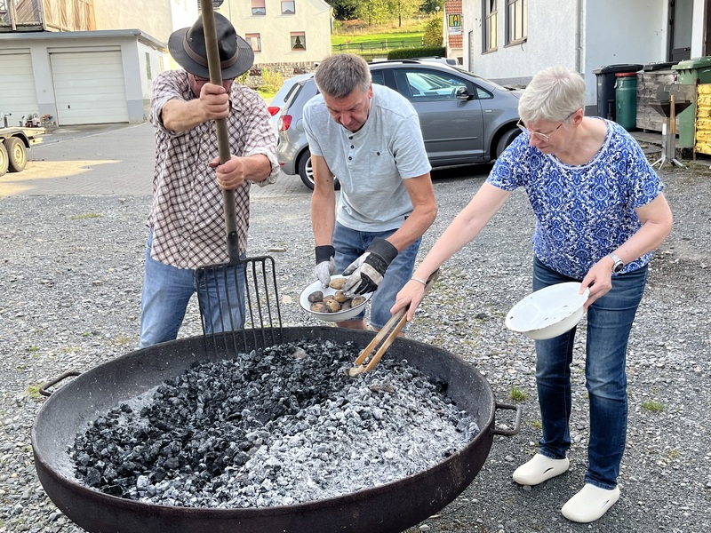 Christian Lübke an der Schale.jpg