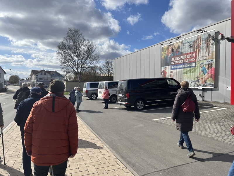 3 Bullis f&uuml;r 28 Teilnehmer.jpg