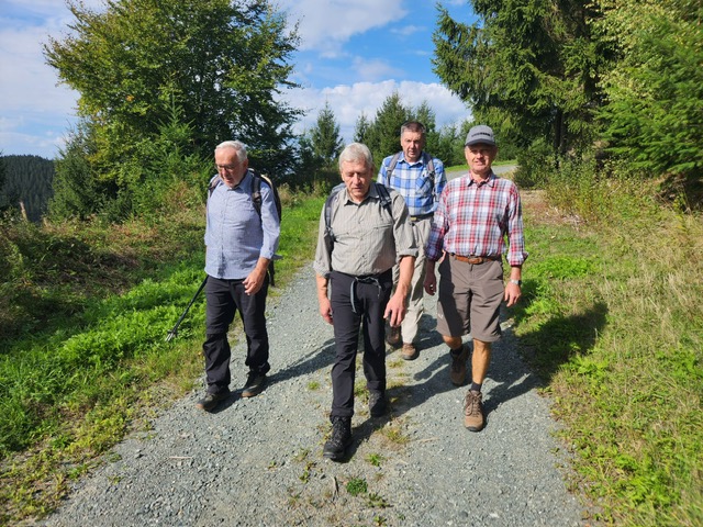 M&auml;nnerwanderung B&ouml;defeld Hollenpfad.jpg