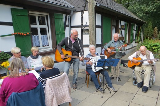 Instrumentale Begleitung beim Singen.jpg