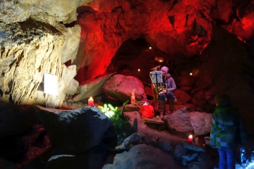 Dez 19: stimmungsvolle Dechenhöhle