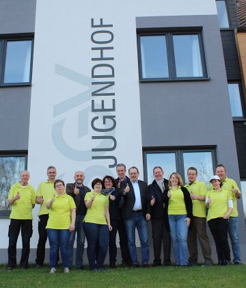 Das Team des Jugendhof begrüßt den Kooperationsvertrag
