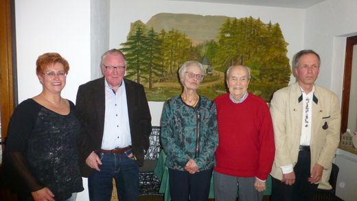 V.l.n.r.: Claudia Schmitz mit den Jubilaren Walter Alsleben, Marlis Liedtke Mathias Eiden und Joachim Suwa