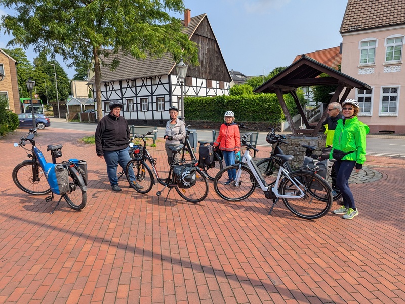 kurze Rast auf dem alten Kirchplatz in Suderwich
