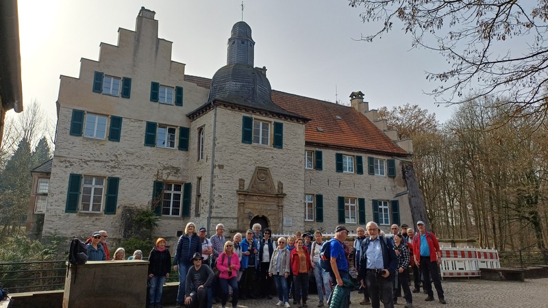 Wanderung im Bezirk Emscher-Lippe mit Rast am Haus Dellwig im März 2026