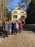 05.03.22 Unsere Wandergruppe vor Schloss Landsberg im Ruhrtal