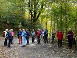18.10.25 Die Wandergruppe auf dem Weg nach Gräfrath