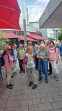 30.07.Vor der Stammkneipe