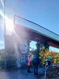 01.10.Über die Fußgängerbrücke
