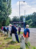 03.06.Warten auf den Bus bergauf