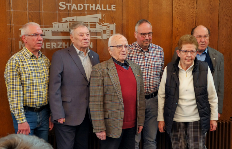 29.04.2023: Der neue alte Vorstand nach der Wiederwahl 2023: Von links Michael Brune, Adolf Müller, Willi Müller, Christof Lück, Ruth Wollmeiner, Heribert Müller.